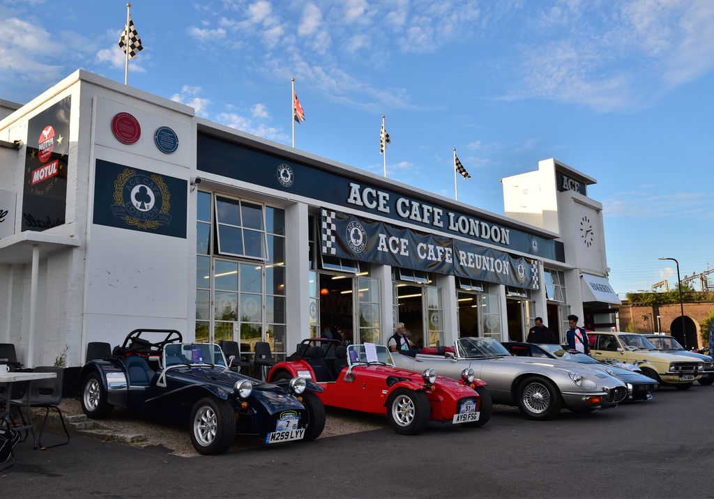 /media/blog/library/silverstone_classic_image_07.jpg