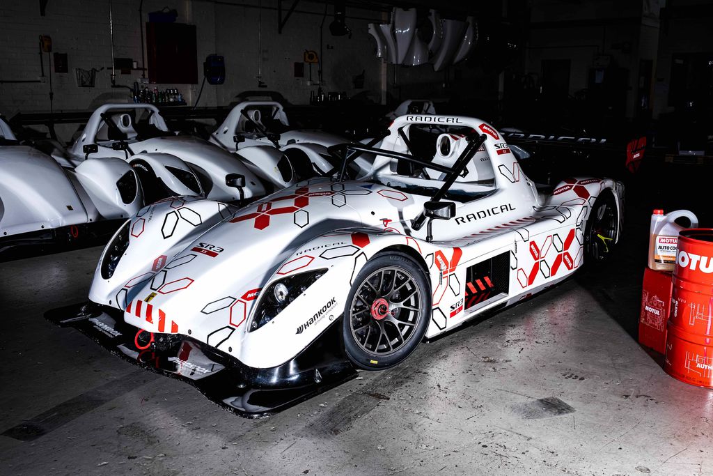 /media/blog/library/silverstone_classic_image_08.jpg